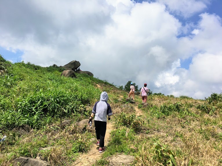 [review] review núi chứa chan: kinh nghiệm trekking, leo núi đi về trong ngày