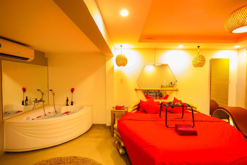 review lồng đèn đỏ hotel: khách sạn tình nhân cực xinh giữa lòng sài gòn