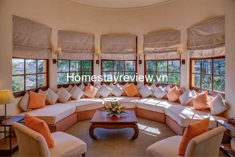 Ana Villas Dalat Resort & Spa: Làng Pháp cổ kính view rừng thông ở Đà Lạt
