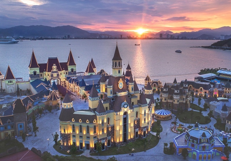 Kinh nghiệm đi VinWonders Land Nha Trang: Vui chơi & giá vé