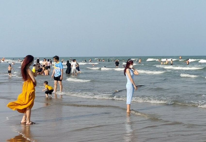 Kinh nghiệm du lịch biển Sầm Sơn Thanh Hóa (Phần 2): Tắm ở đâu, tham quan gì