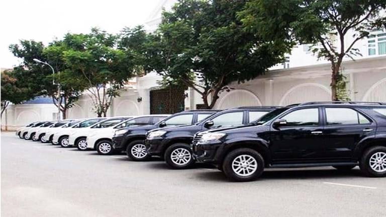 Sintetizoni adresat për marrjen me qira të makinave vetë-drejtuese cilësore në Son Tra Da Nang