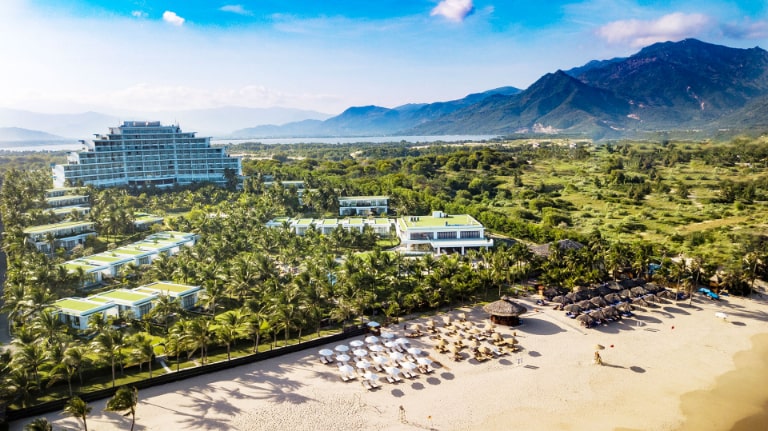 Đắm Chìm Trong Resort Riviera Cam Ranh | Đẳng Cấp 5 Sao Chuẩn Quốc Tế