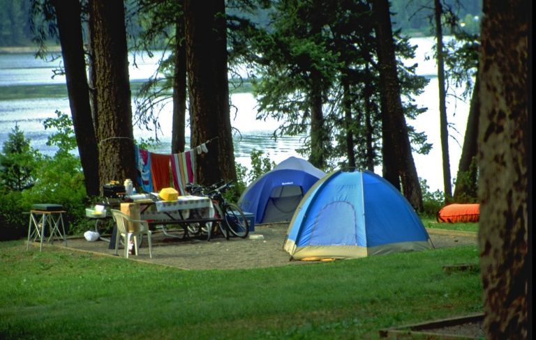 khám phá top 8 điểm cắm trại gần sài gòn có không gian xanh