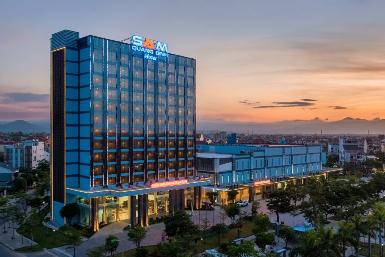 TOP Khách Sạn Tuần Châu Gần Bãi Tắm, Giá Rẻ Rất Đáng Trải Nghiệm
