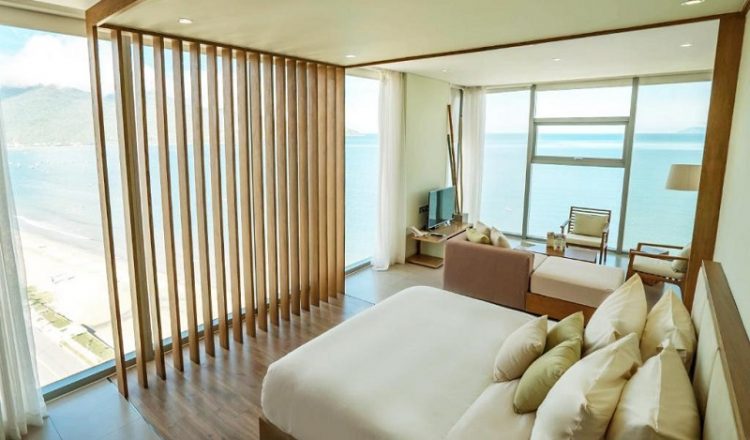 khách sạn đà nẵng gần biển, top 10 khách sạn đà nẵng gần biển giá rẻ có hồ bơi 2022