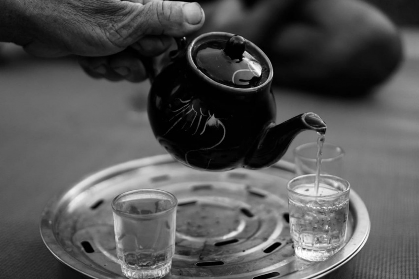 Cá tính uống trà của người miền Tây | Thưởng trà trong cái thân tình