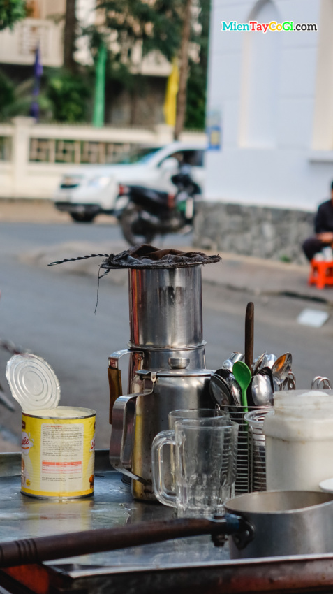 cần thơ, quán cà phê cần thơ, cà phê vợt gần nửa thế kỷ ở cần thơ | quán cafe vỉa hè hút khách