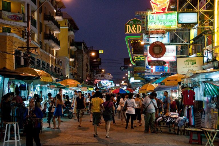 10 chợ đêm cực chất ở bangkok làm bạn luôn muốn quay lại