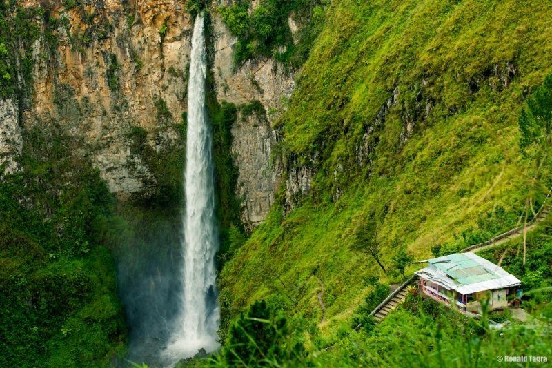 chơi gì ở indonesia: 10 cung đường hiking đẹp nhất