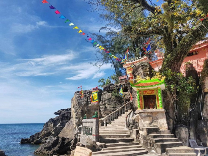 Dinh Cậu Phú Quốc | Địa Điểm Linh Thiêng Kỳ Bí Bậc Nhất Đảo Ngọc