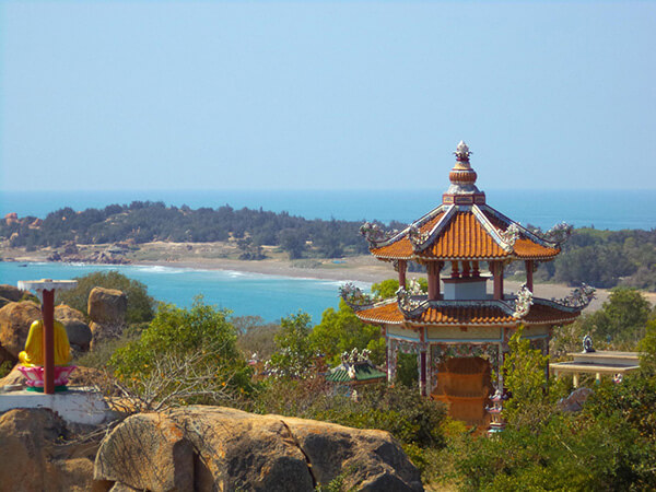 Ghé thăm chùa Hang Bình Thuận