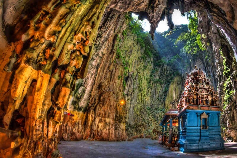 Động Batu huyền bí- Nơi thu hút hàng nghìn du khách và các tín đồ Hindu