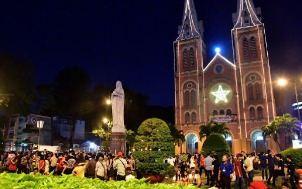 Điểm danh những địa điểm chơi Noel ở Sài Gòn