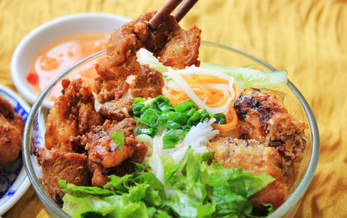 top 5 quán bún thịt nướng ngon, nổi tiếng nhất ở đà nẵng