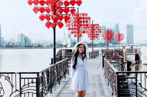 Check in Cầu tình yêu Đà Nẵng – Địa điểm sống ảo giới trẻ