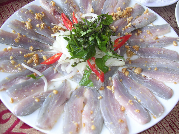 Tìm hiểu món gỏi cá trích Phú Quốc