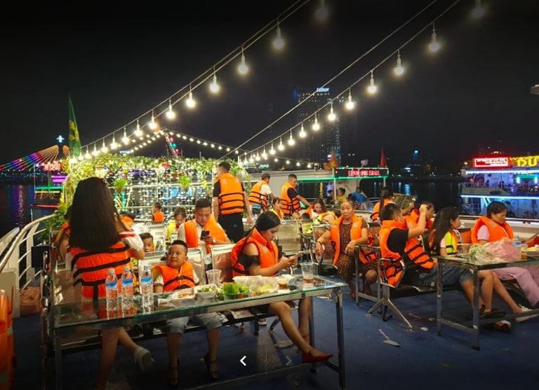 du thuyền đà nẵng – trải nghiệm tuyệt vời nhất mùa hè 2022