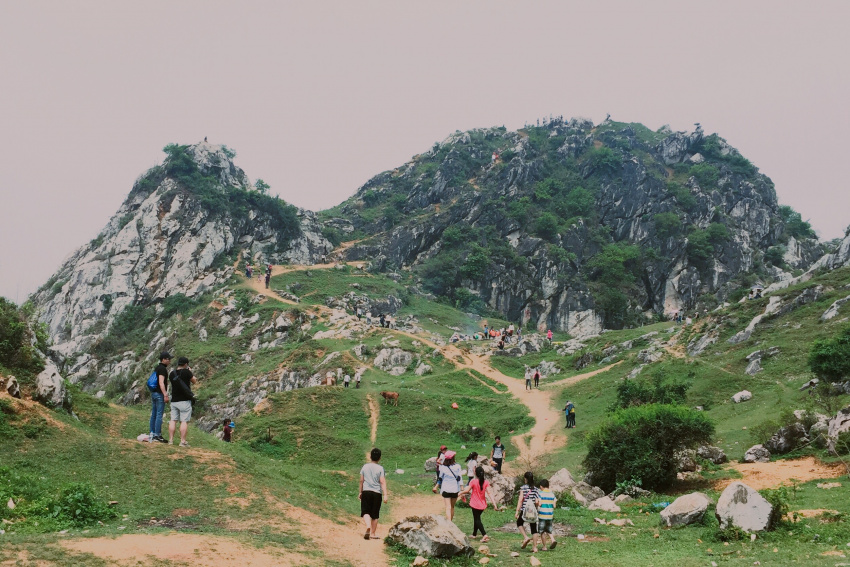 Du lịch núi Trầm: Khám phá chuyến dã ngoại Núi Trầm 1 ngày trọn vẹn