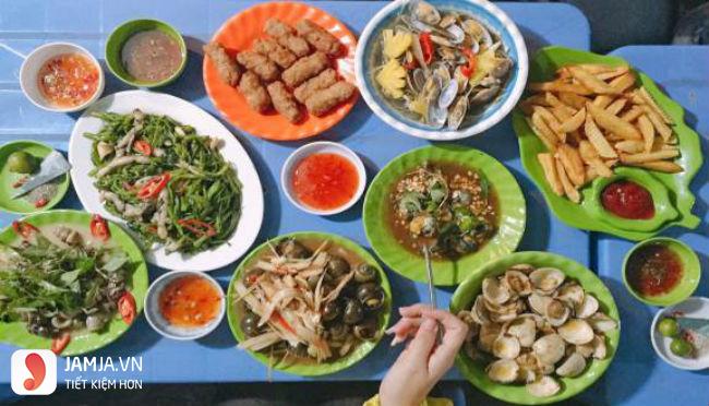 TOP 10 quán hải sản vỉa hè ngon ở Hà Nội làm giới trẻ “chết thèm”