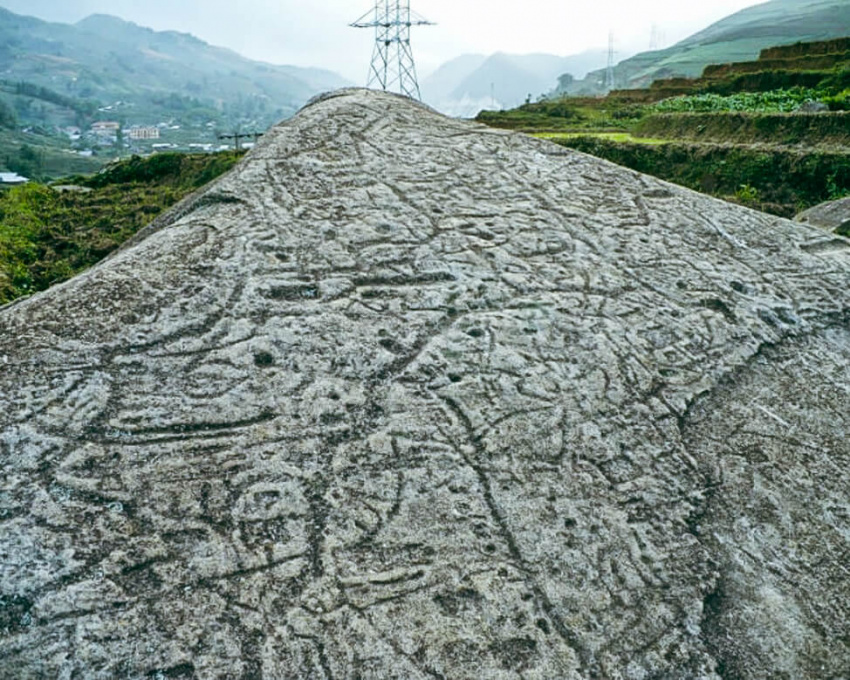bãi đá cổ sa pa – di tích khảo cổ hàng ngàn năm tuổi của lào cai