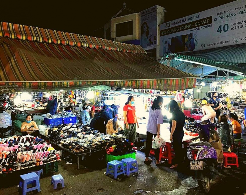 chợ hạnh thông tây – khu chợ đêm nhộn nhịp giữa lòng sài gòn