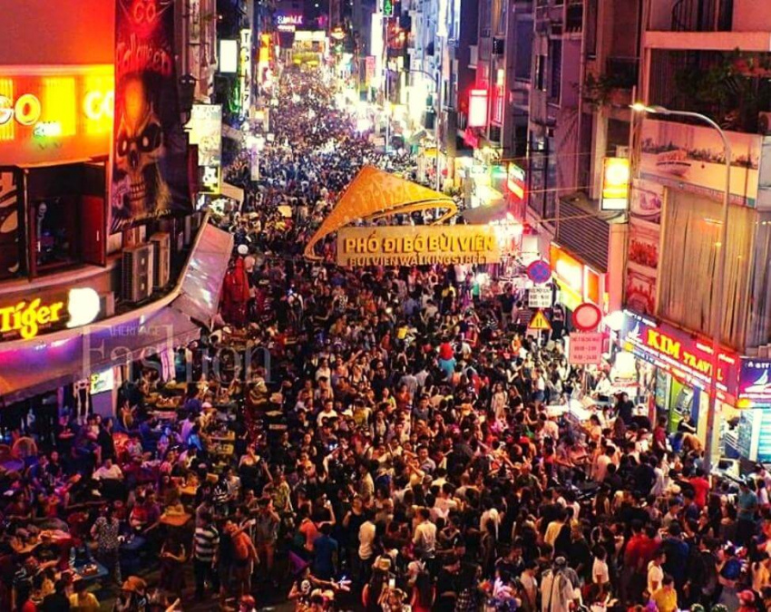 Khám phá phố đi bộ Bùi Viện – Con đường không ngủ của Sài Gòn