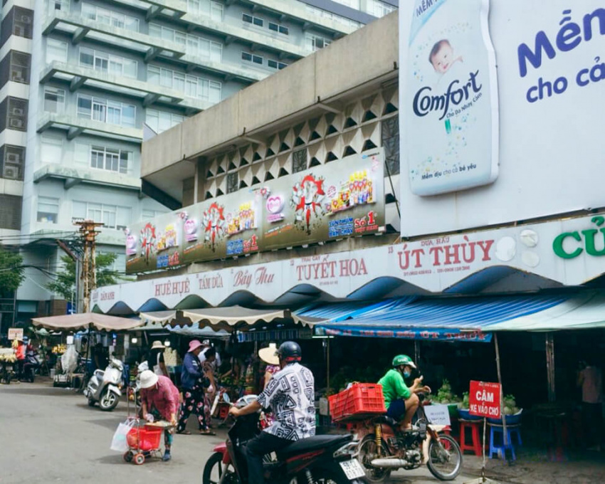 Chợ Xóm Chiếu quận 4 – Thiên đường ẩm thực tại TP. Hồ Chí Minh