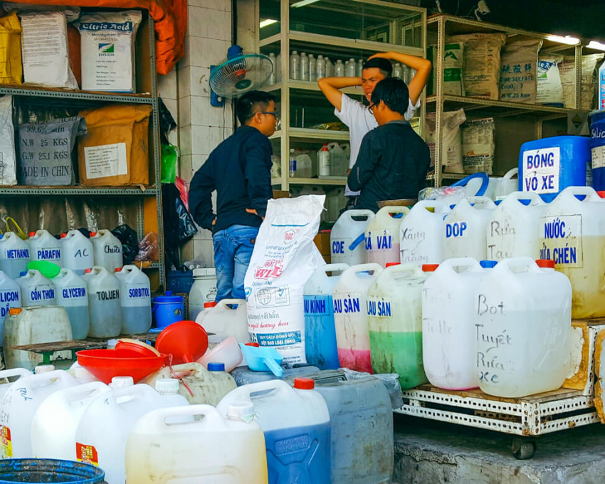 Kinh nghiệm mua hàng chợ Kim Biên: Hóa chất, linh kiện sỉ lẻ 2022