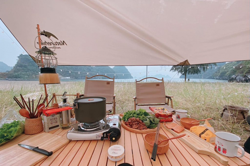 Camping tại Đảo Cát Bà – Chu SoYoung