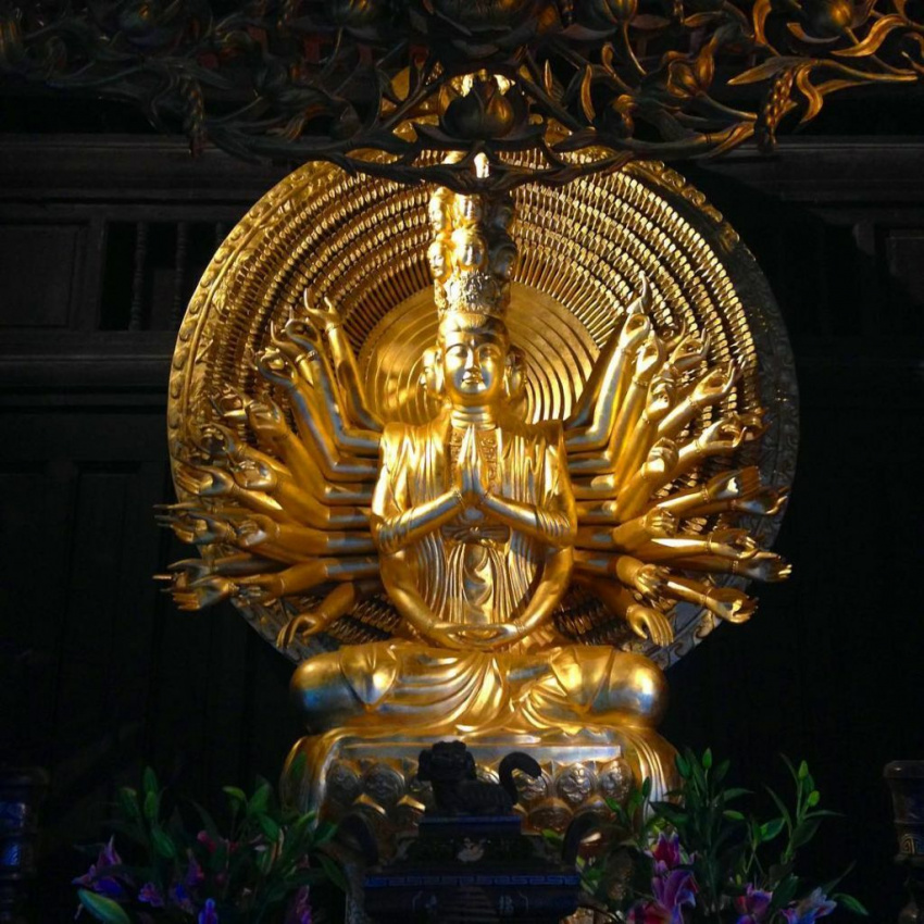 chùa bái đính - biểu tượng tâm linh của du lịch ninh bình.