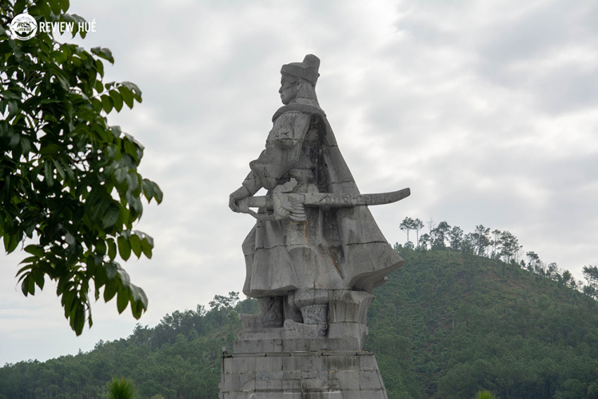 tượng đài vua quang trung – dấu ấn một triều đại tại huế