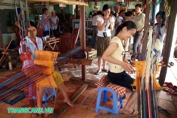 an giang, làng dệt thổ cẩm châu giang – lưu giữ truyền thống dân tộc