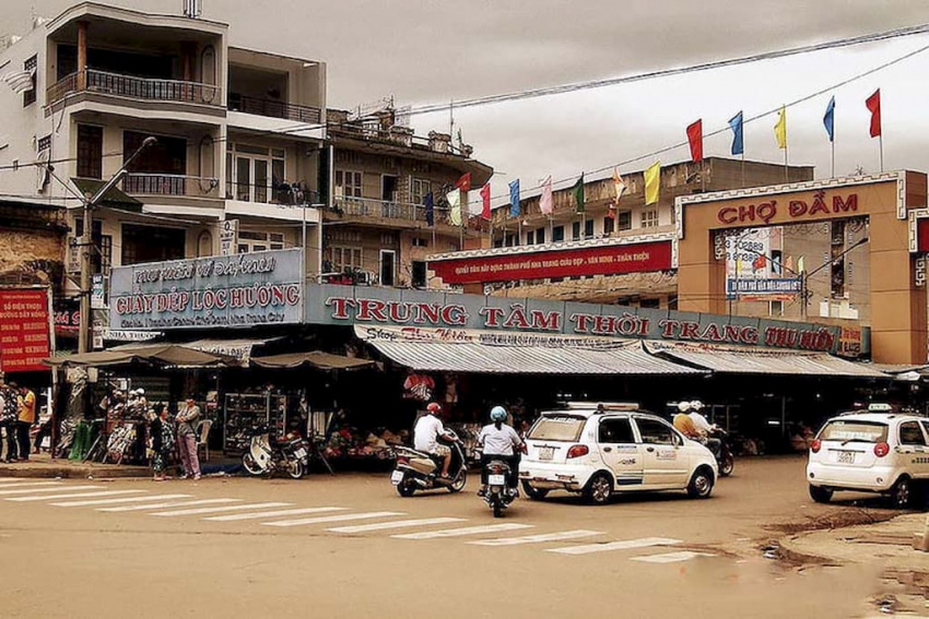 Chợ Đầm chợ biểu tượng du lịch thành phố Nha Trang.