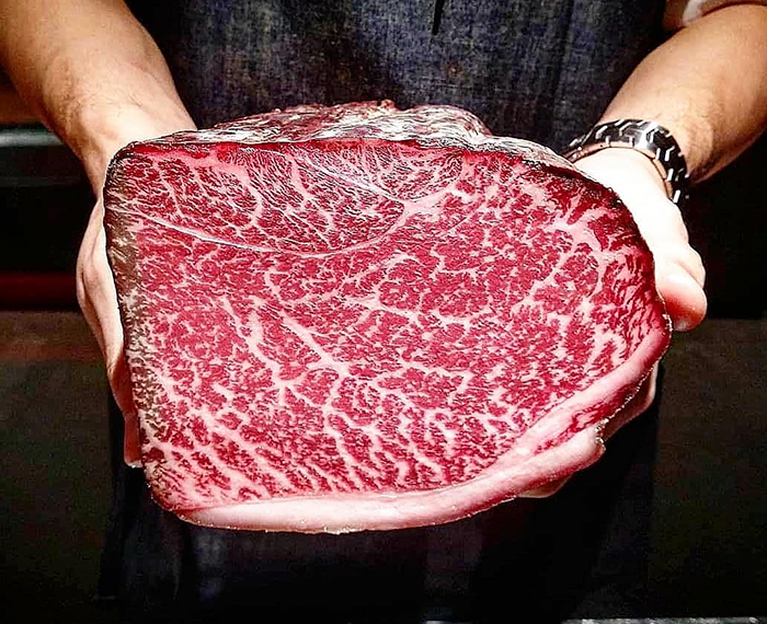 , thịt bò kobe - món đặc sản nhất định phải thử khi du lịch nhật bản