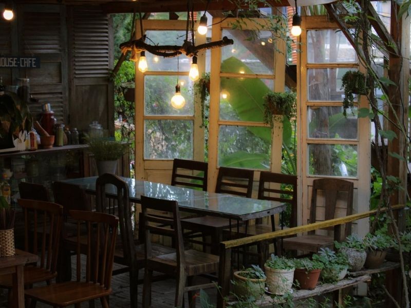 địa điểm ăn uống, tiệm bò rất chill – một quán nướng nằm giữa một khu vườn rất thơ