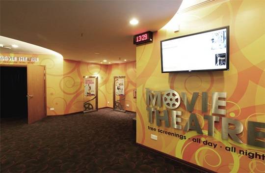 xem phim màn ảnh rộng ở sân bay changi singapore