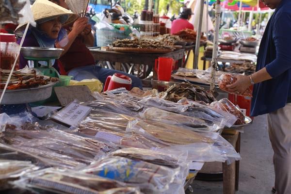 chợ hải sản tươi ngon lớn nhất ở sài gòn