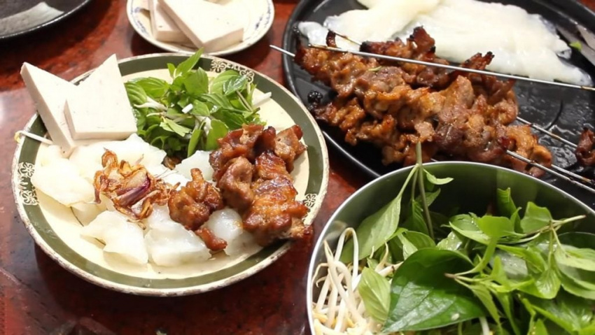 Ăn gì ở Huế: 22 món đặc sản chỉ dân “sành ăn” mới biết