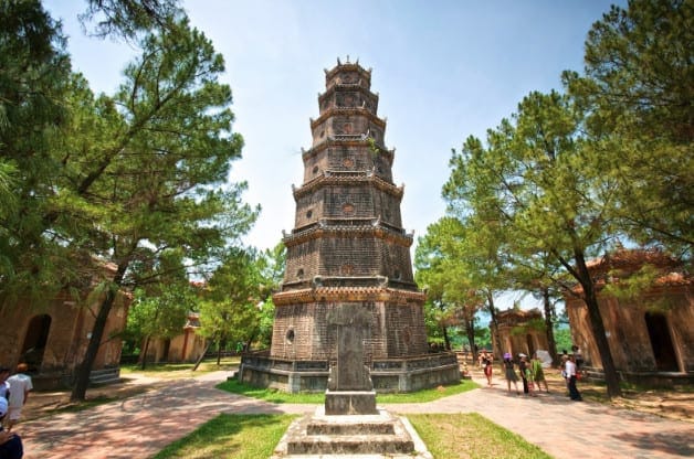 Chùa Thiên Mụ xứ Huế – khám phá ngôi chùa cổ 400 năm tuổi