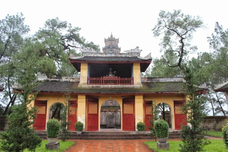 Chùa Thiên Mụ xứ Huế – khám phá ngôi chùa cổ 400 năm tuổi