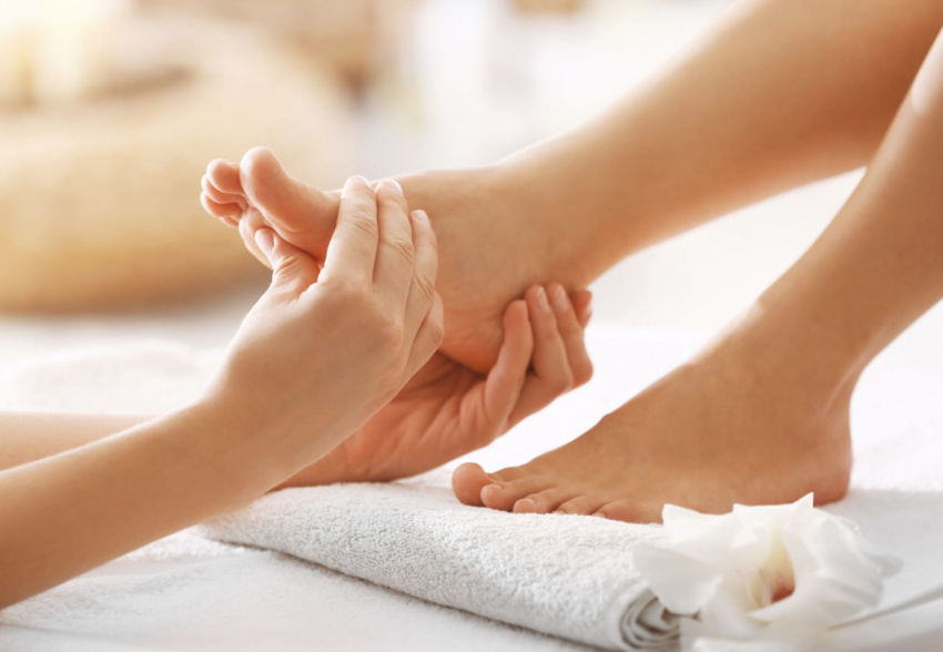 massage thư giãn, massage tại nhà, massage giảm căng thẳng, động tác massage cơ bản, 5 động tác massage cơ bản dễ thực hiện để giảm căng thẳng