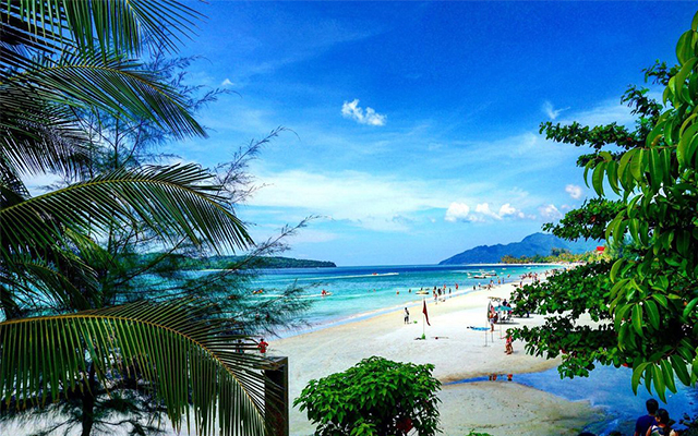 top những bãi biển tuyệt đẹp dành cho du khách khi đi du lịch malaysia