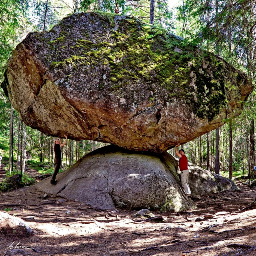 9 hòn đá thách thức trọng lực trái đất
