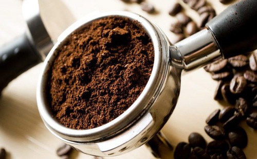 kiến thức coffee, những cách ủ tóc bằng bã cafe hiệu quả tại nhà