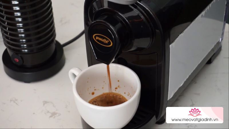máy pha cà phê, máy pha cà phê breville, máy xay cà phê, cách sử dụng cà phê viên nén với máy pha cho ly cà phê chuẩn vị