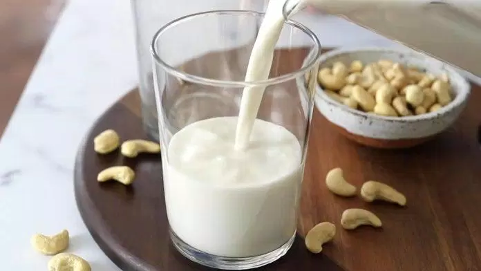 sức khỏe, dinh dưỡng, uống sữa thực vật thay sữa bò được không?