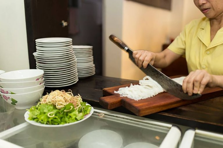 mì quảng đà nẵng | top 12 quán ăn có giá cả phải chăng nhất cho khách du lịch