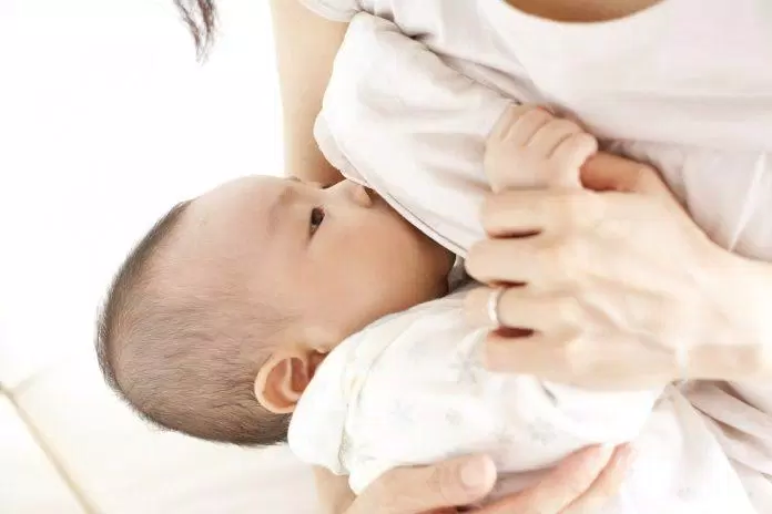 sức khỏe, dinh dưỡng, sữa mẹ có lợi ích gì cho trẻ sơ sinh? làm sao để cho trẻ bú mẹ đúng cách?
