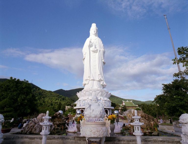 chùa linh ứng | ngôi chùa tâm linh nổi tiếng nhất xứ đà